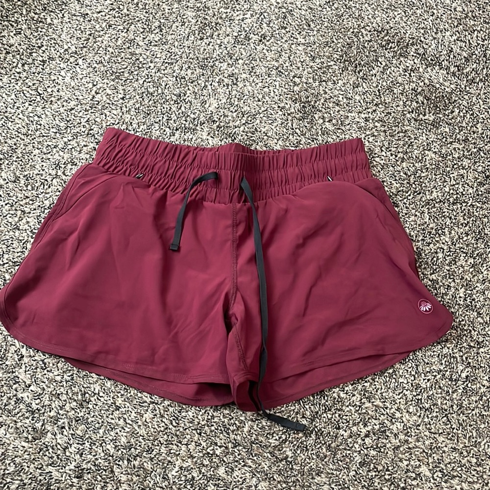 Senita Athletics burgundy shorts with liner